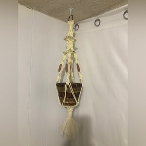 - Vintage Macrame Plant Pot Holder with Pot.